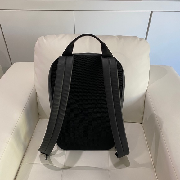 SOLD Men’s Louis Vuitton Michael Backpack + Shoes - Picture 4 of 15